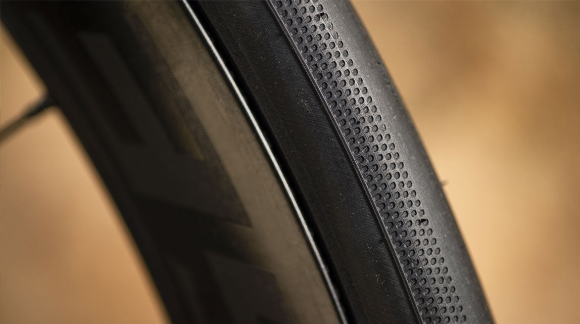 Bontrager R3 Hard-Case Lite Road Tyre